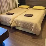 Apartments & Free Access To Waterpark At B Lagoon Melaka